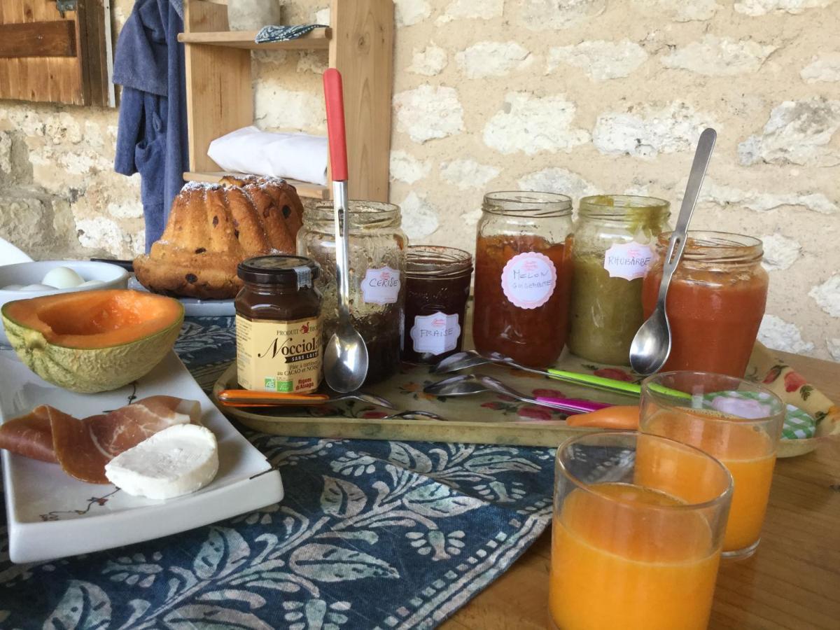 Chez Patricia Bed & Breakfast Castelnau-Montratier Exterior photo